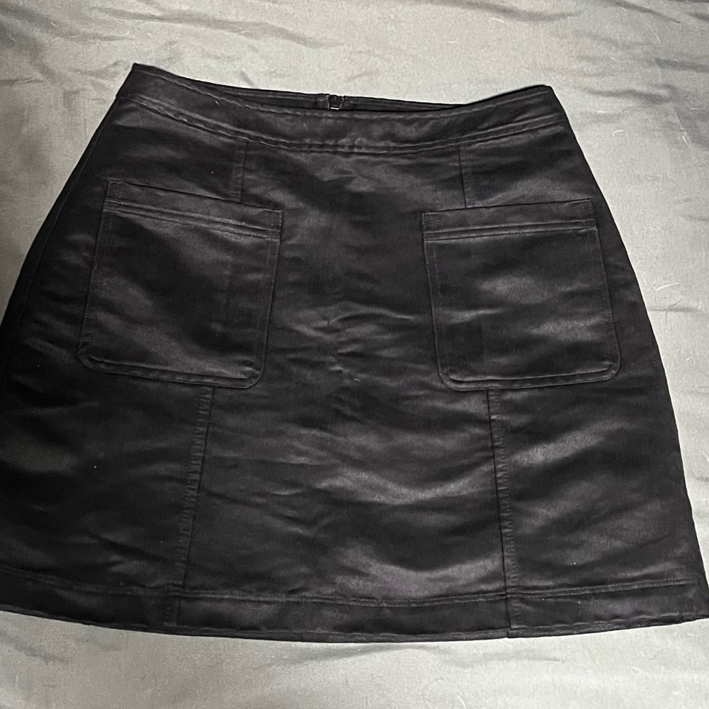 Old Navy Double Pocket Zippered Skirt